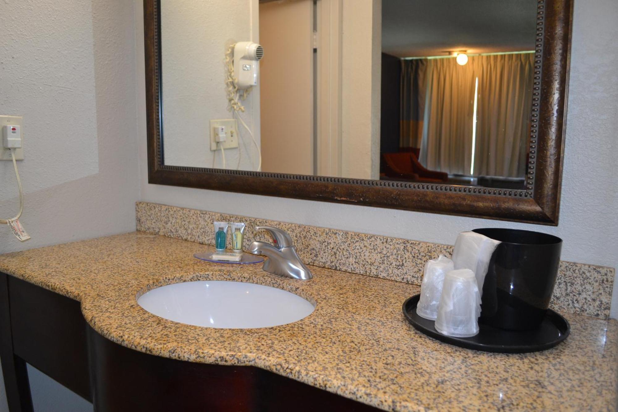 Dayspring Extended Stay Ґрінсборо Екстер'єр фото
