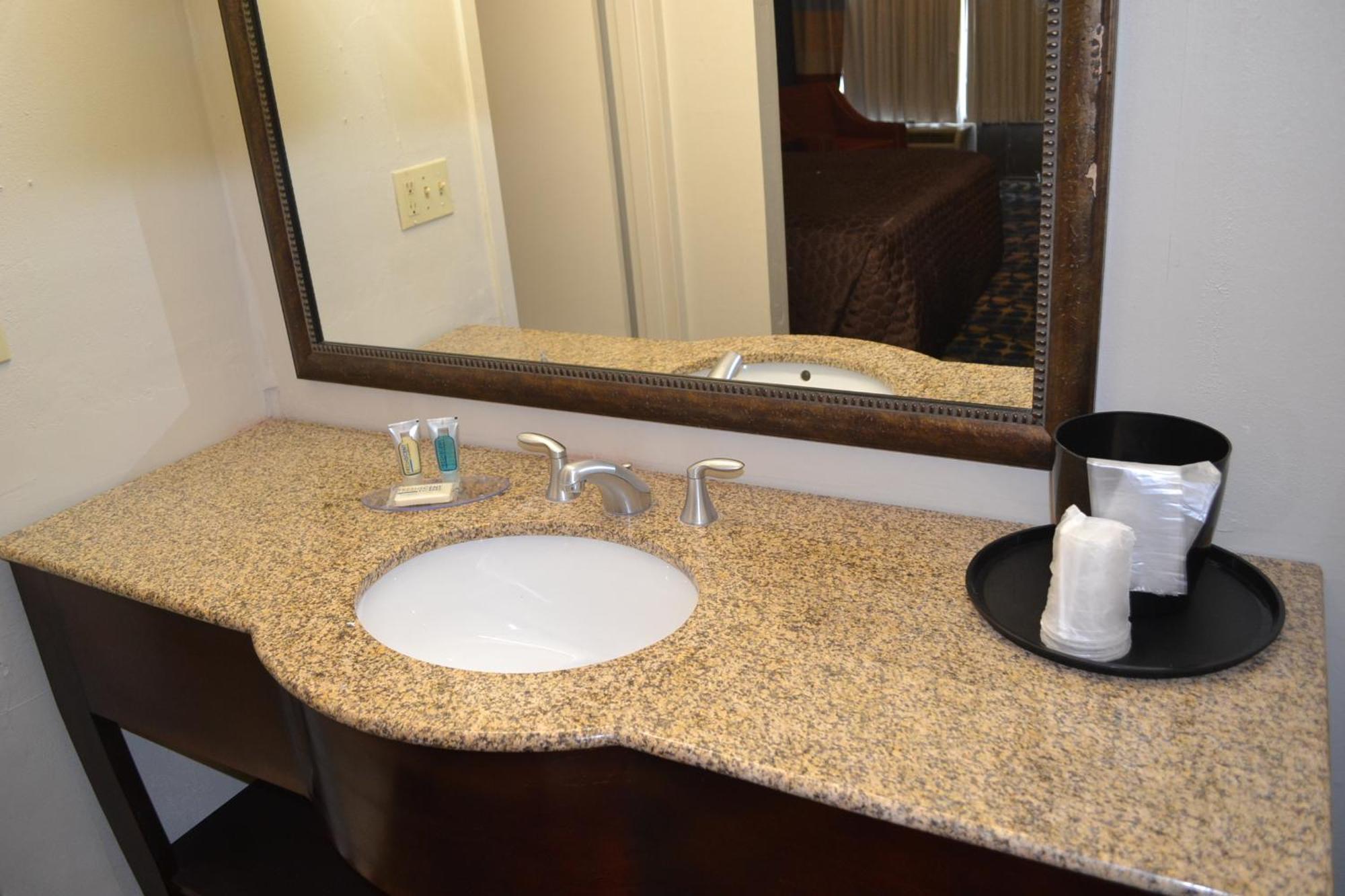 Dayspring Extended Stay Ґрінсборо Екстер'єр фото
