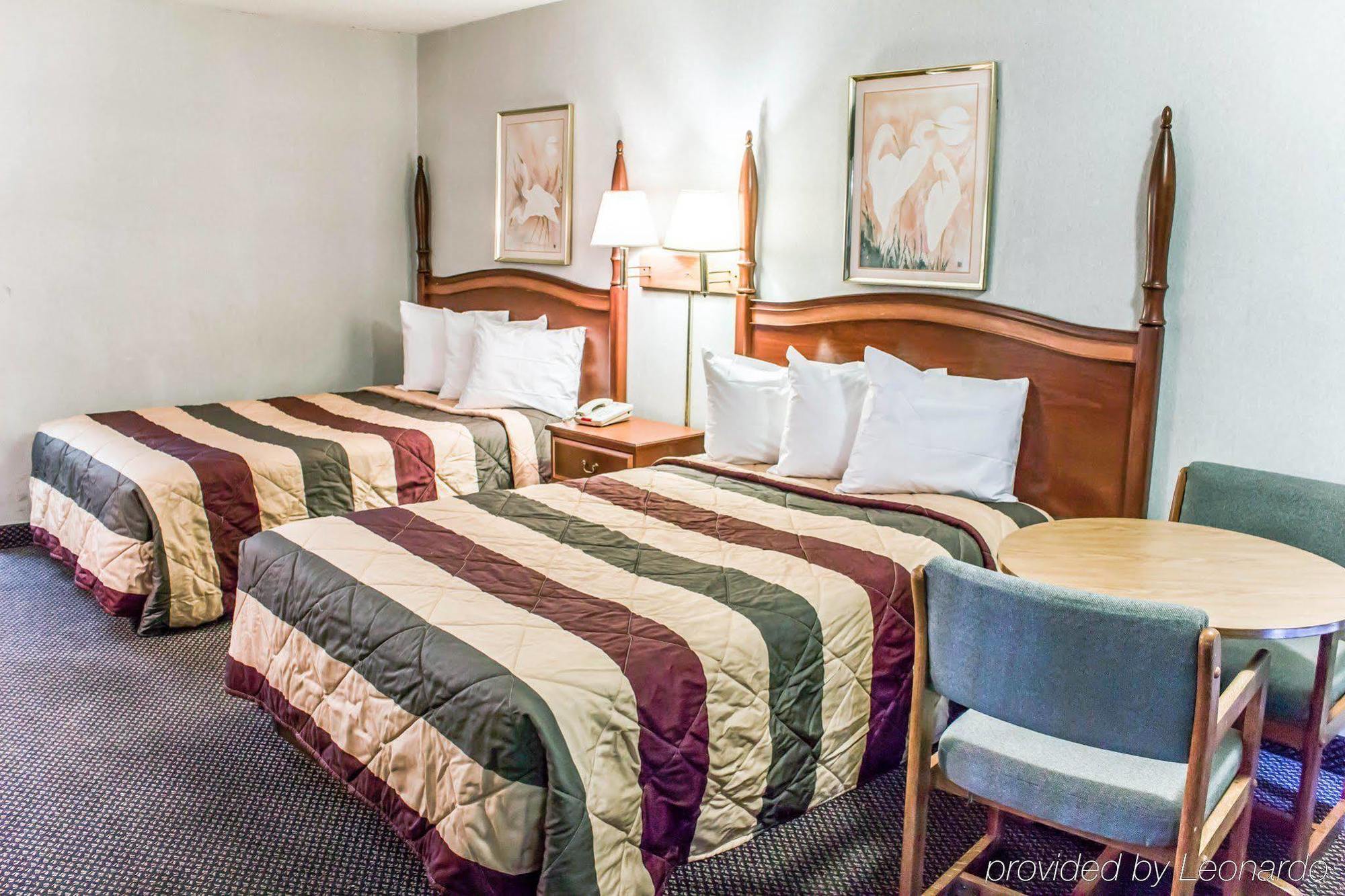 Dayspring Extended Stay Ґрінсборо Екстер'єр фото