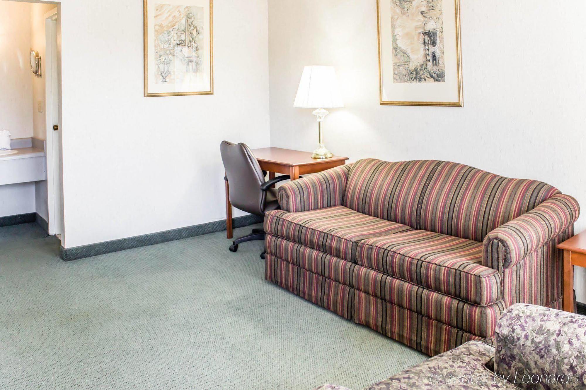 Dayspring Extended Stay Ґрінсборо Екстер'єр фото