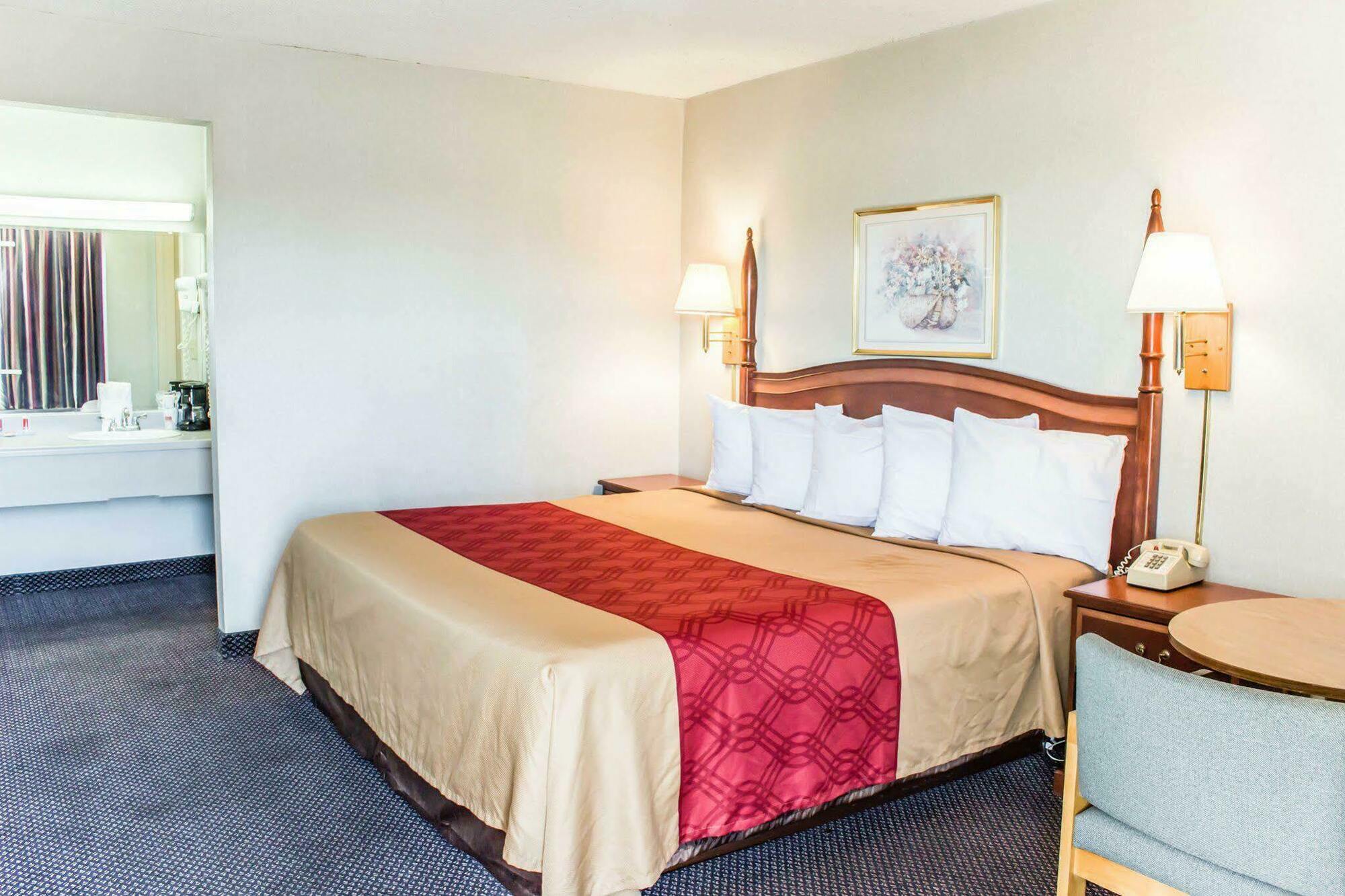 Dayspring Extended Stay Ґрінсборо Екстер'єр фото