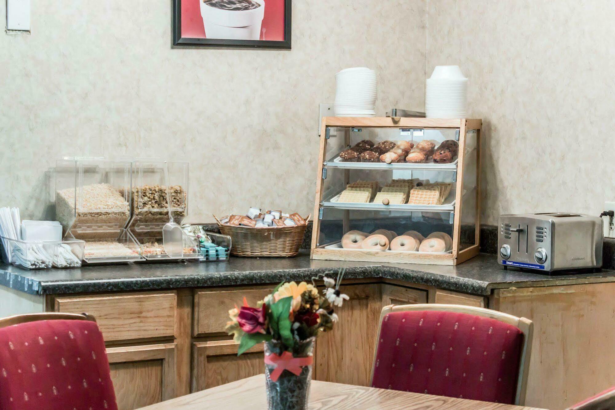 Dayspring Extended Stay Ґрінсборо Екстер'єр фото