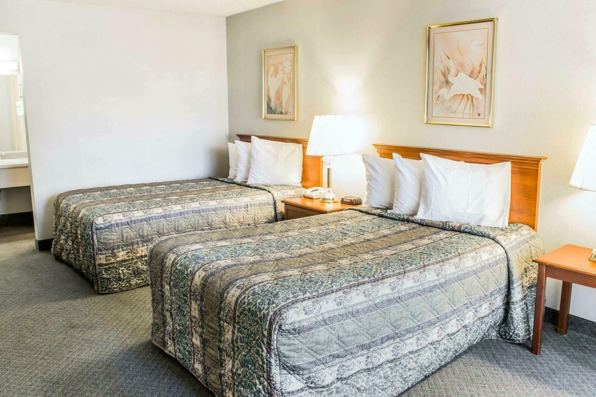 Dayspring Extended Stay Ґрінсборо Екстер'єр фото