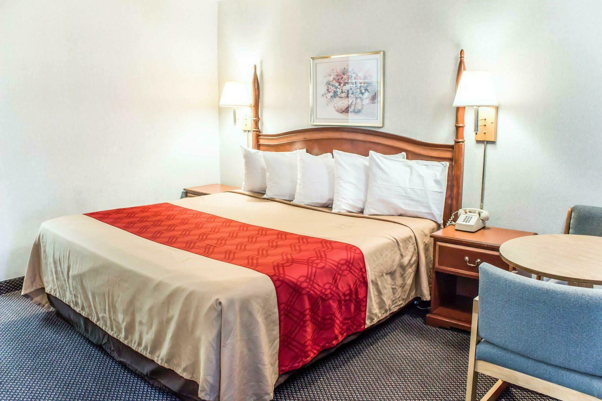 Dayspring Extended Stay Ґрінсборо Екстер'єр фото